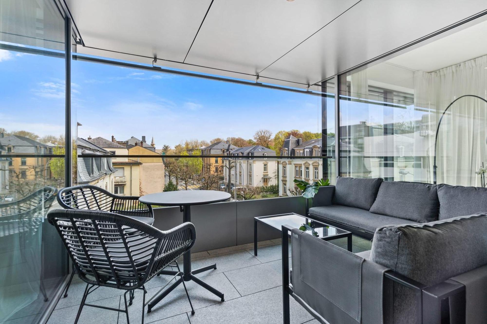 Elegant 2Br With Balcony In Heart Of Luxembourg Apartment Ngoại thất bức ảnh
