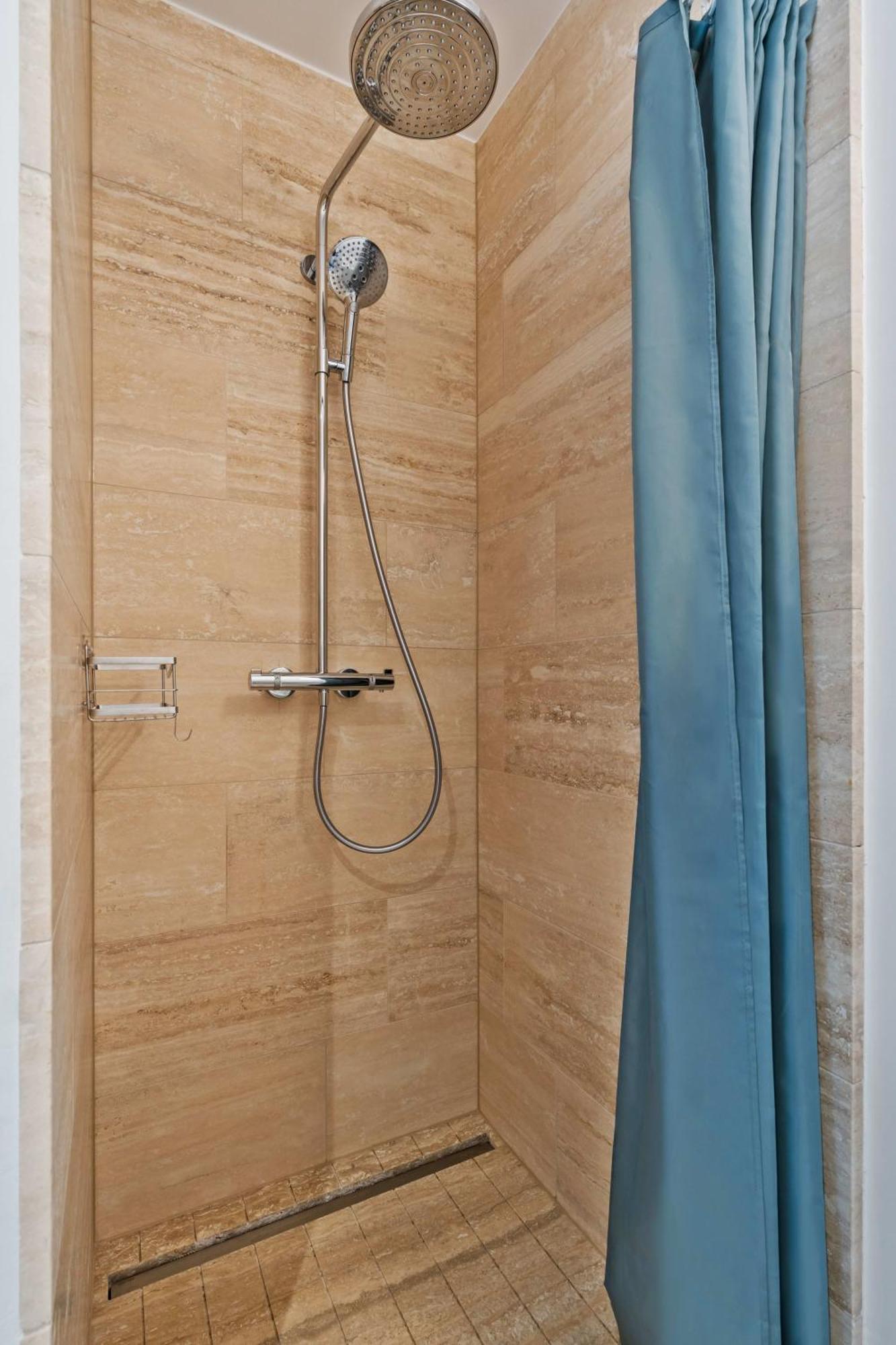 Elegant 2Br With Balcony In Heart Of Luxembourg Apartment Ngoại thất bức ảnh